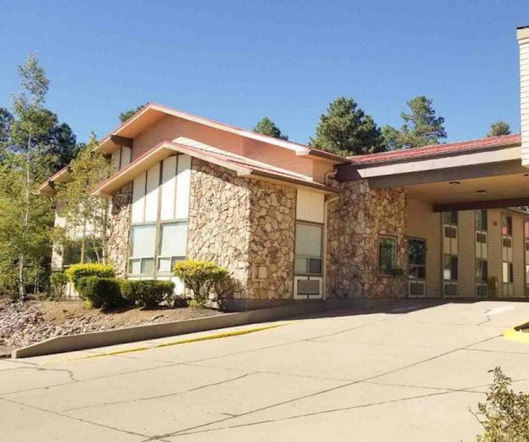 Pinetop Studio Suites Экстерьер фото