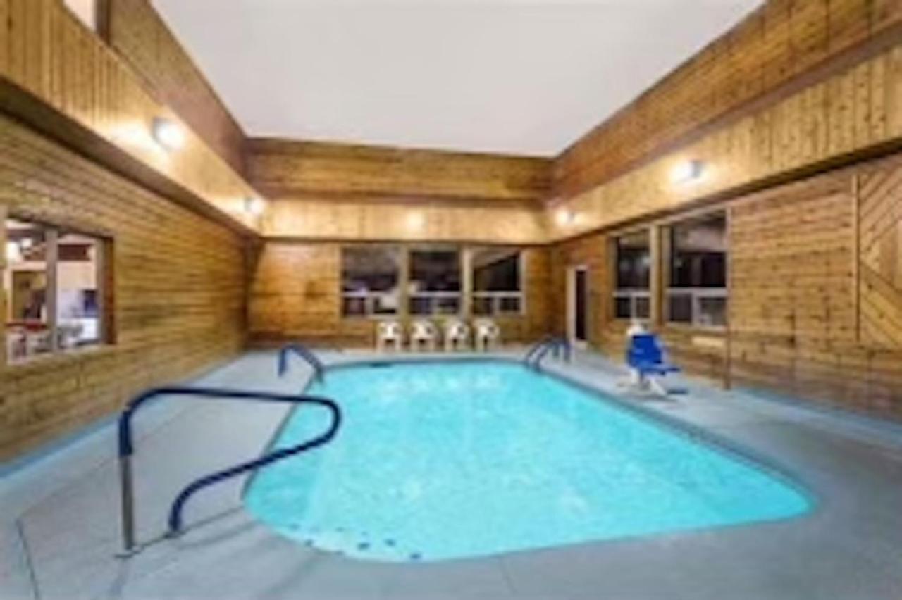 Pinetop Studio Suites Экстерьер фото