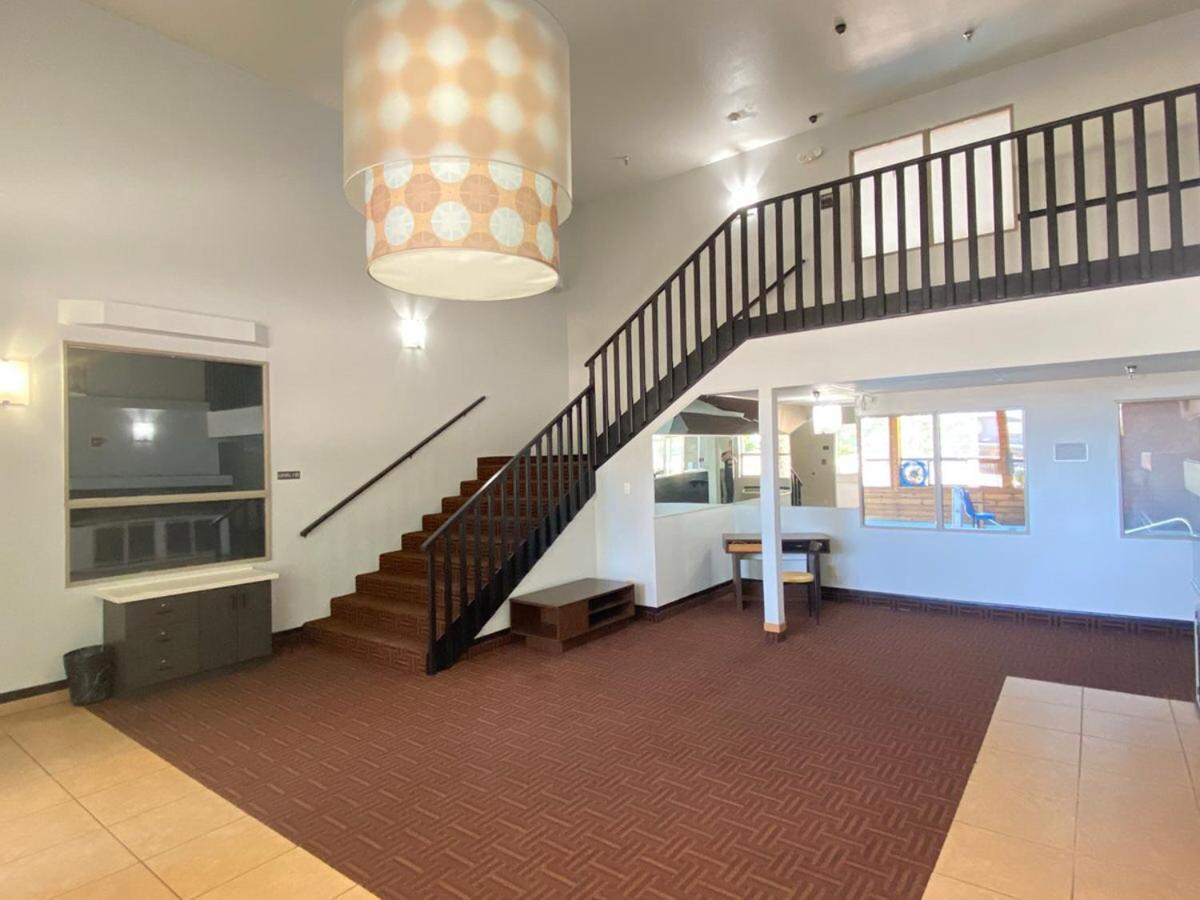 Pinetop Studio Suites Экстерьер фото