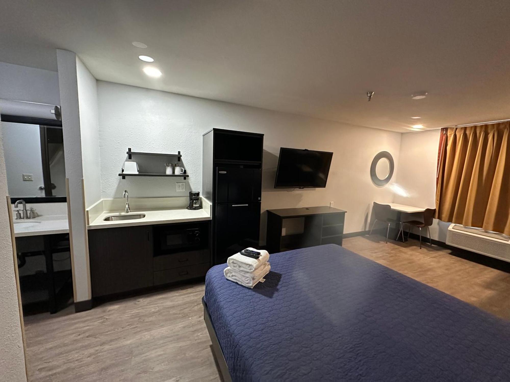 Pinetop Studio Suites Экстерьер фото