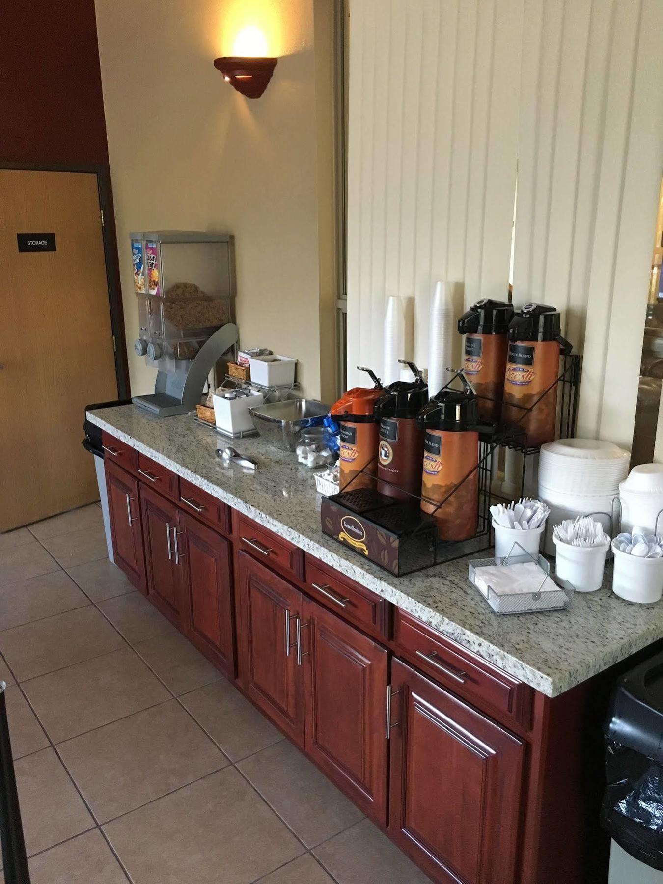 Pinetop Studio Suites Экстерьер фото